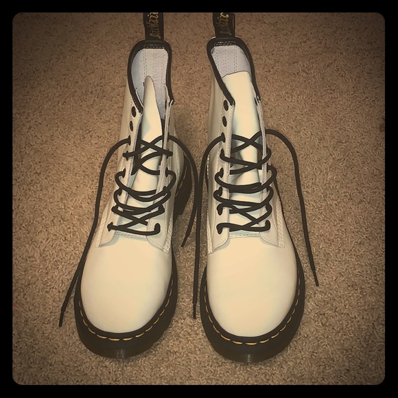 Dr. Martens Shoes - Brand new women’s doc martens 1460 8-eye boot